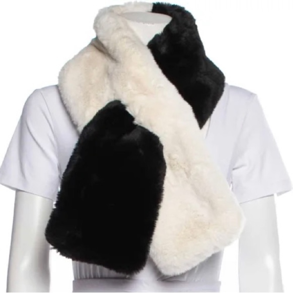 💕APPARIS Faux Fur Scarf & Earmuff set 💕